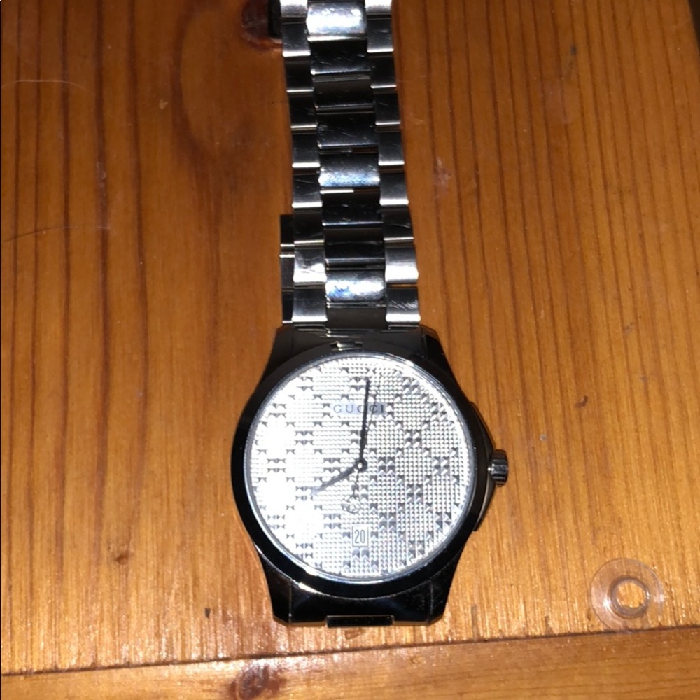 Gucci Timeless watch